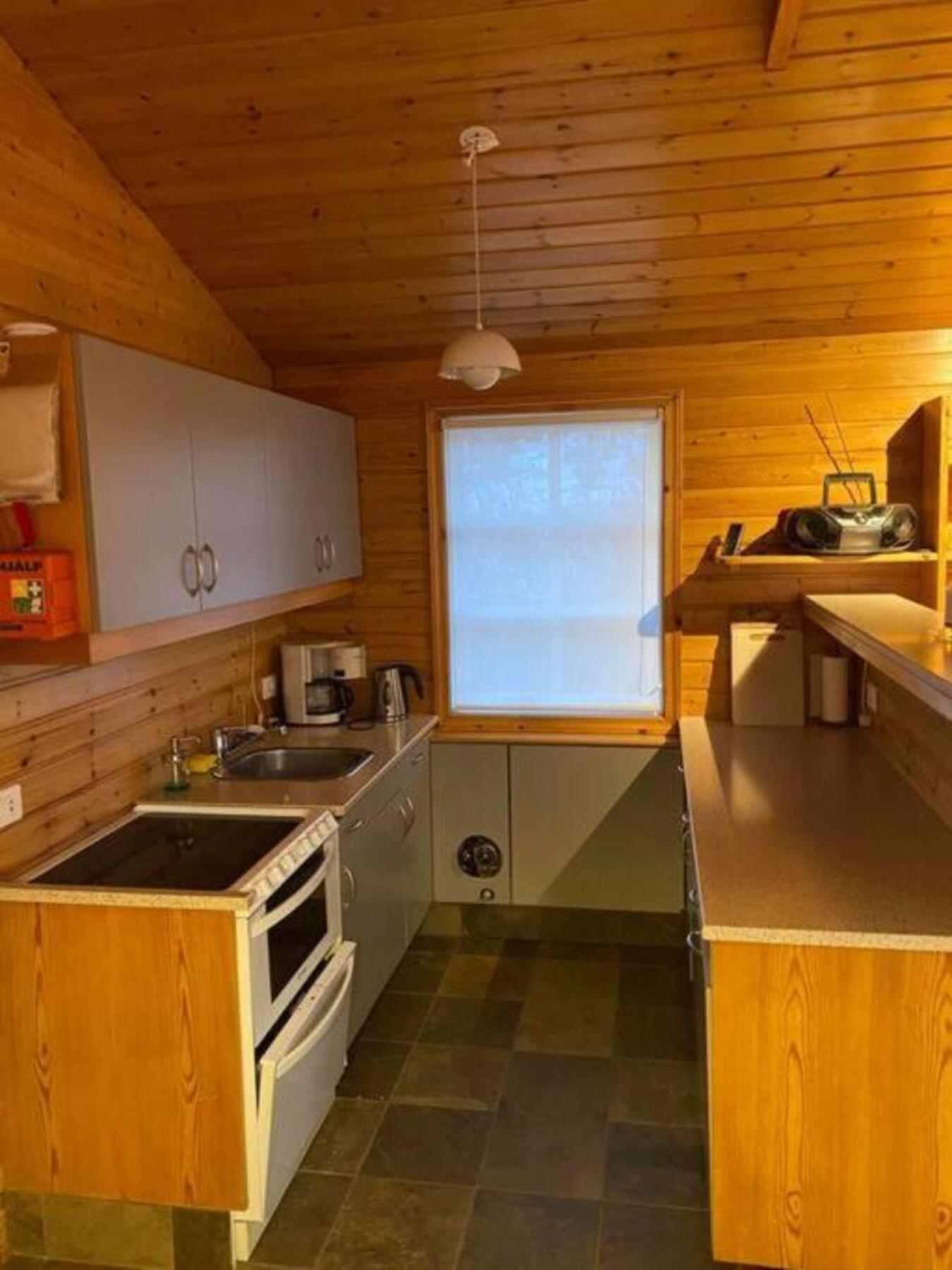 Cozy 2 Bedroom Cottage With Hot Tub Akureyri Exterior photo